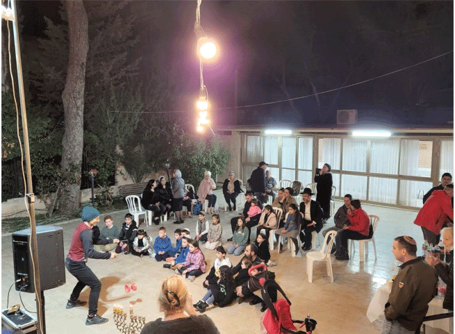 גם בחנוכה: העדה היהודית הספרדית ממשיכה לשמח את הילדים ואת ההורים