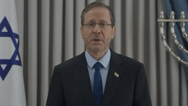 הנשיא הרצוג מברך את מתנדבי "יד עזר לחבר": "בימי המלחמה העשייה של העמותה מקבלת משמעות מיוחדת"